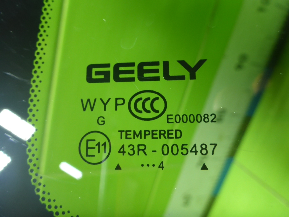 Стекло кузовное глухое правое