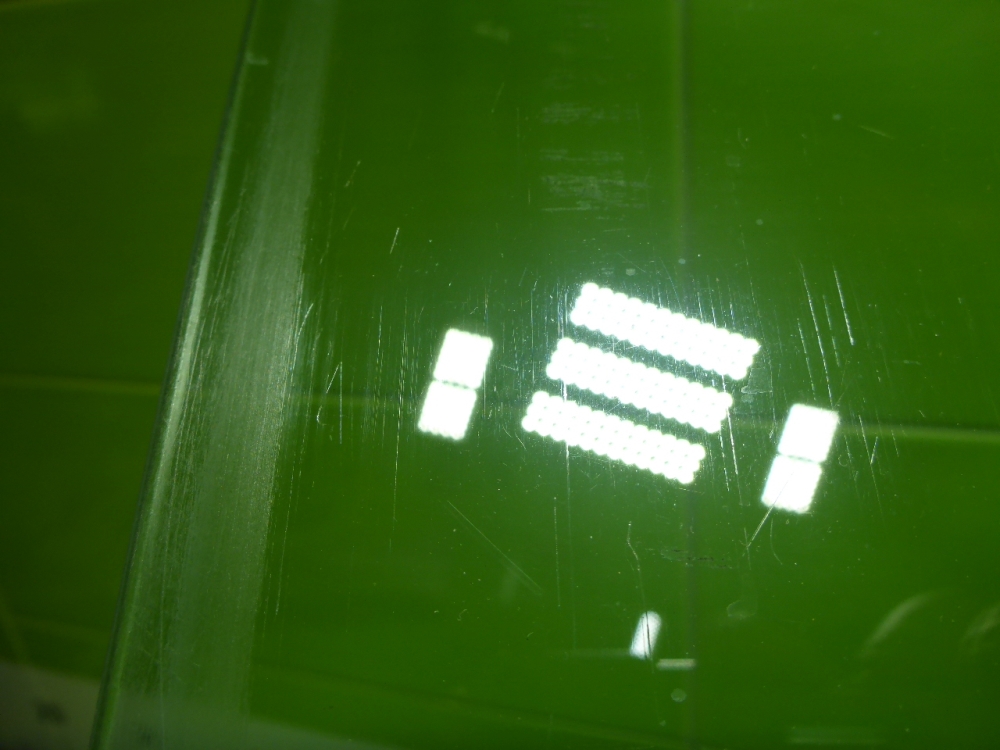 Стекло двери передней правой