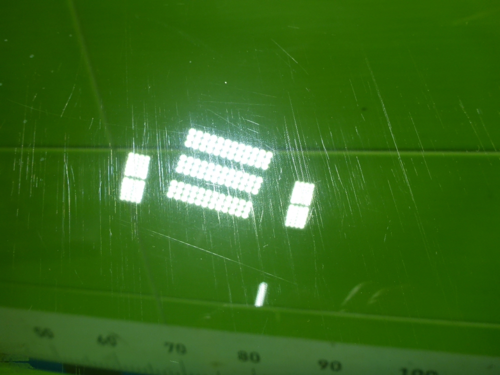 Стекло двери передней правой