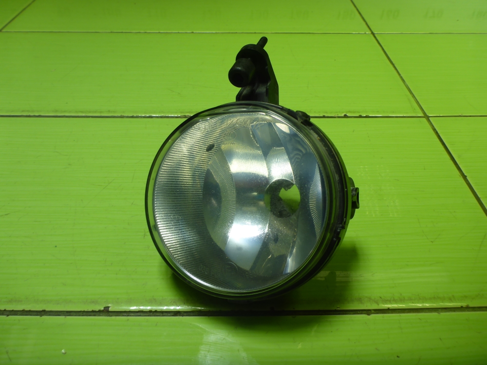 Фара противотуманная левая