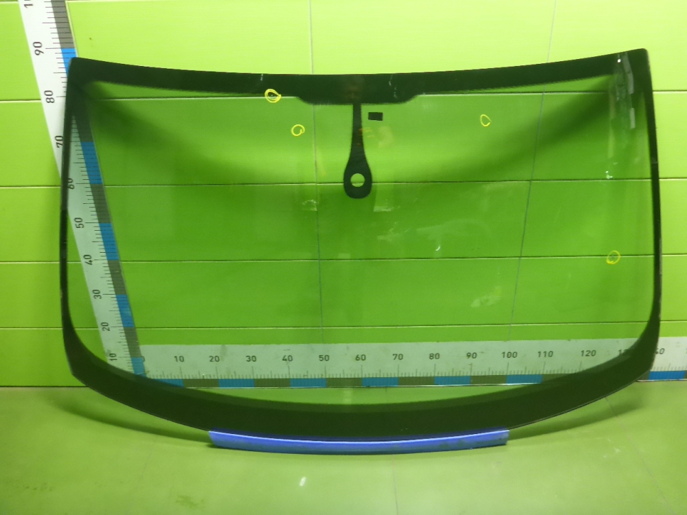 Стекло лобовое