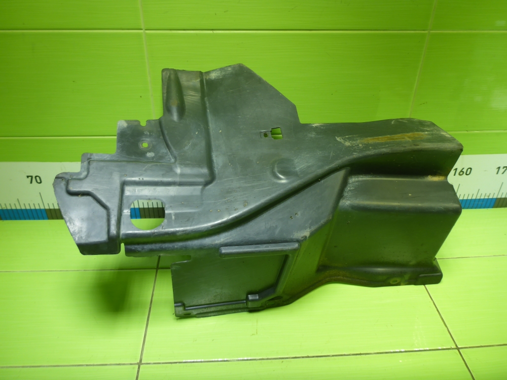 Пыльник двигателя боковой правый