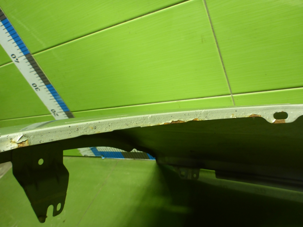 Крыло переднее правое