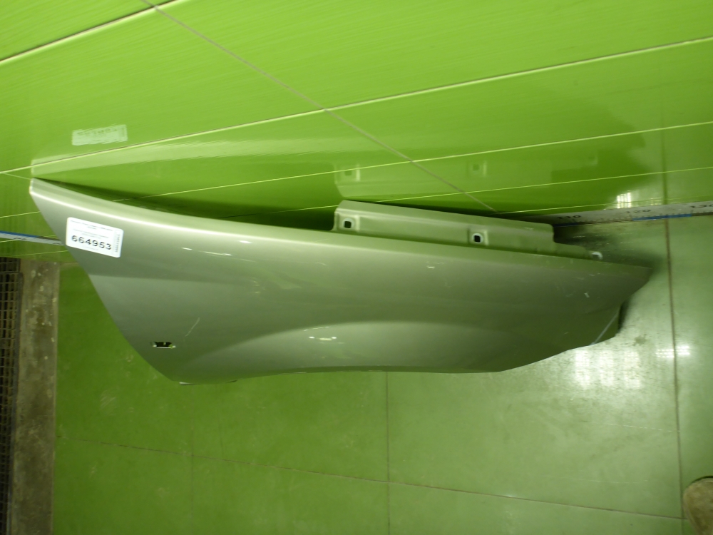 Крыло переднее правое