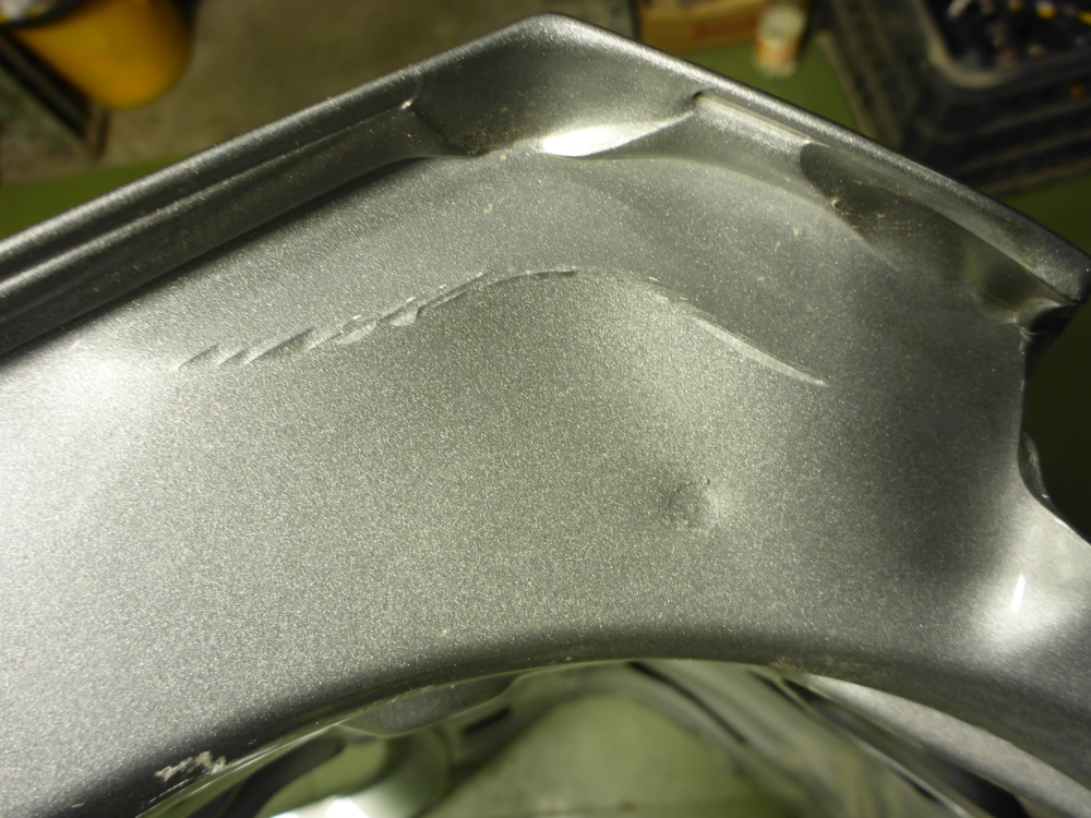 Дверь багажника