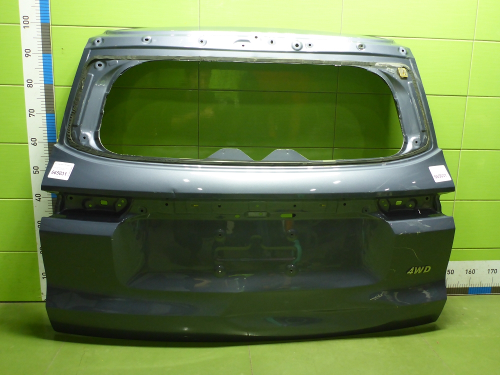 Дверь багажника