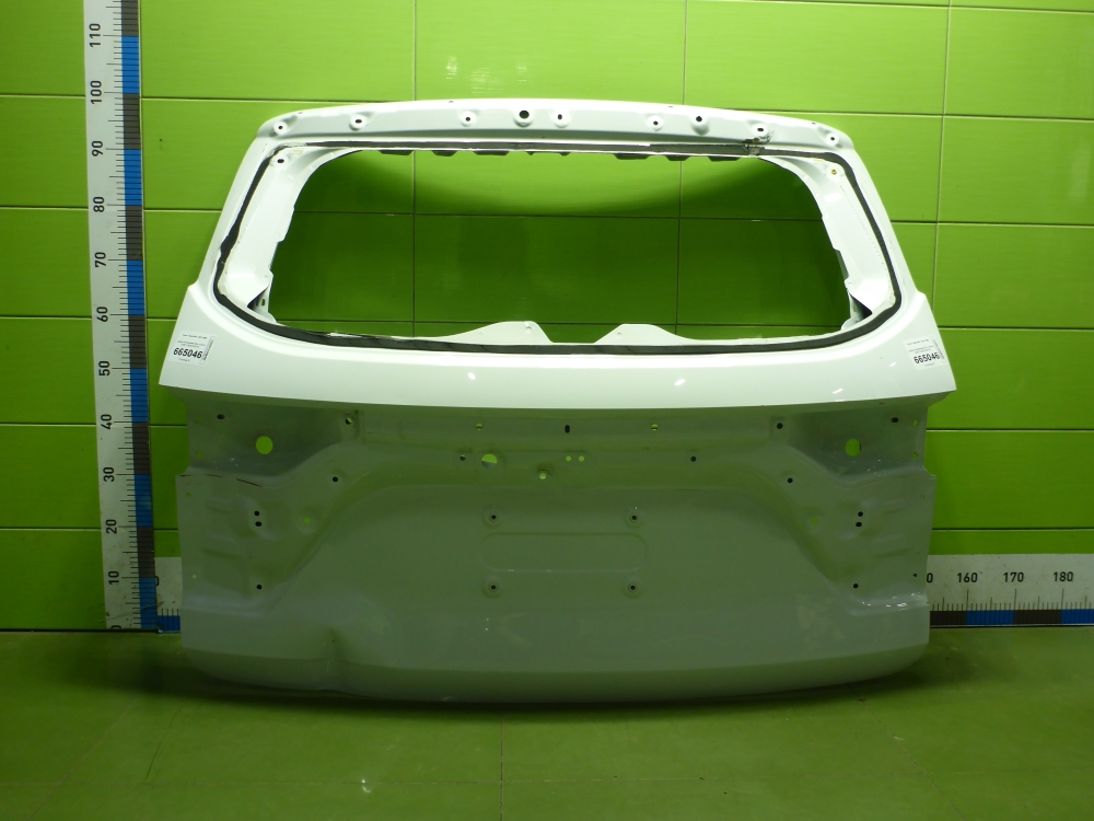 Дверь багажника