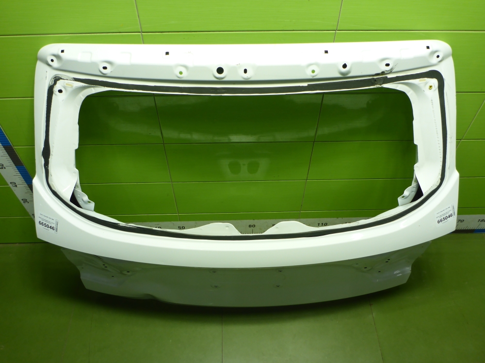 Дверь багажника