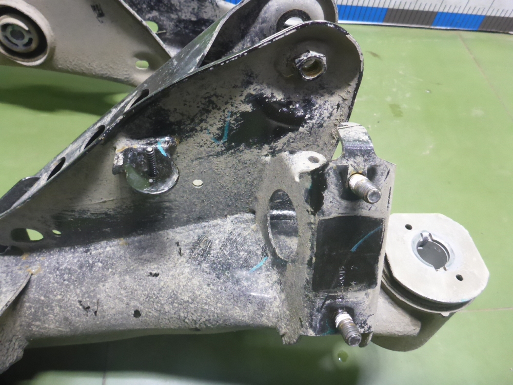 Балка задняя