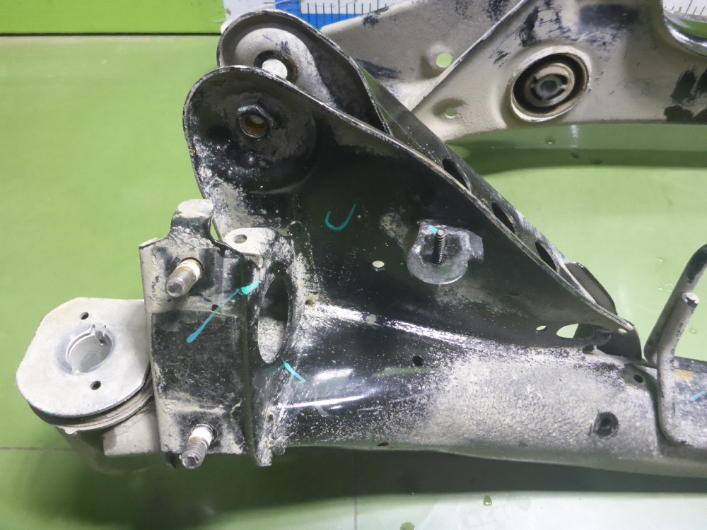 Балка задняя