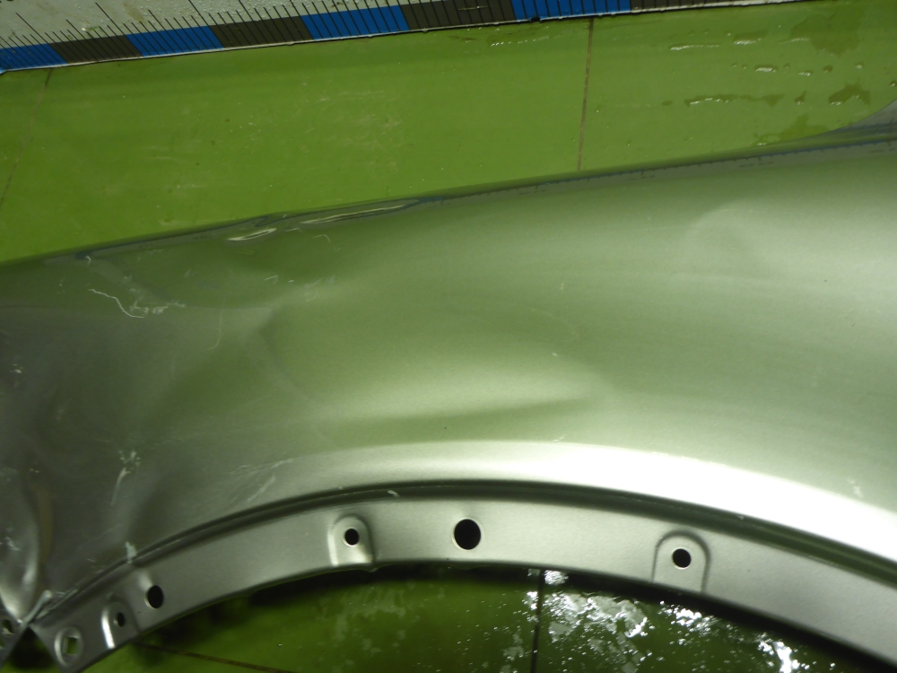 Крыло переднее левое