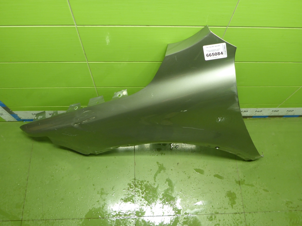 Крыло переднее левое