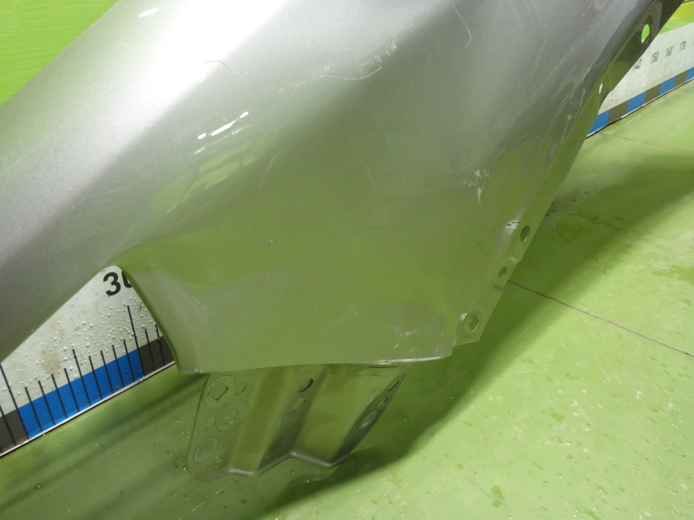 Крыло переднее левое