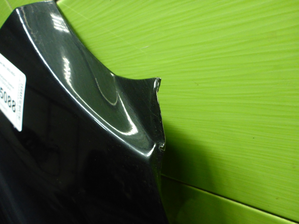 Крыло переднее правое