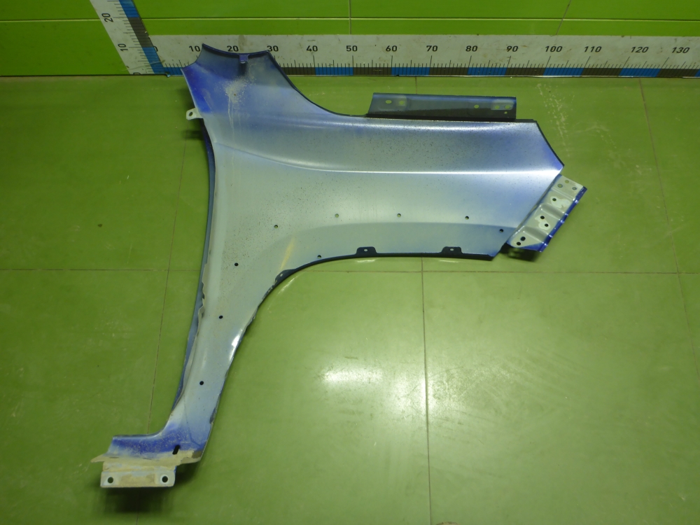 Крыло переднее левое