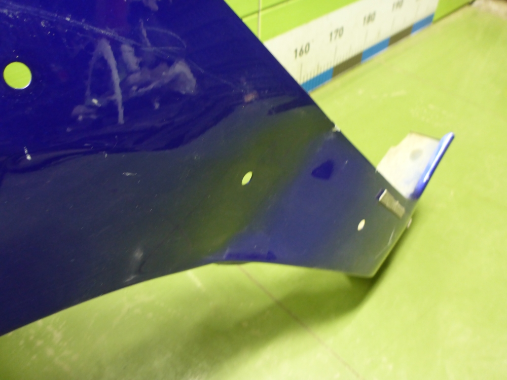 Крыло переднее левое