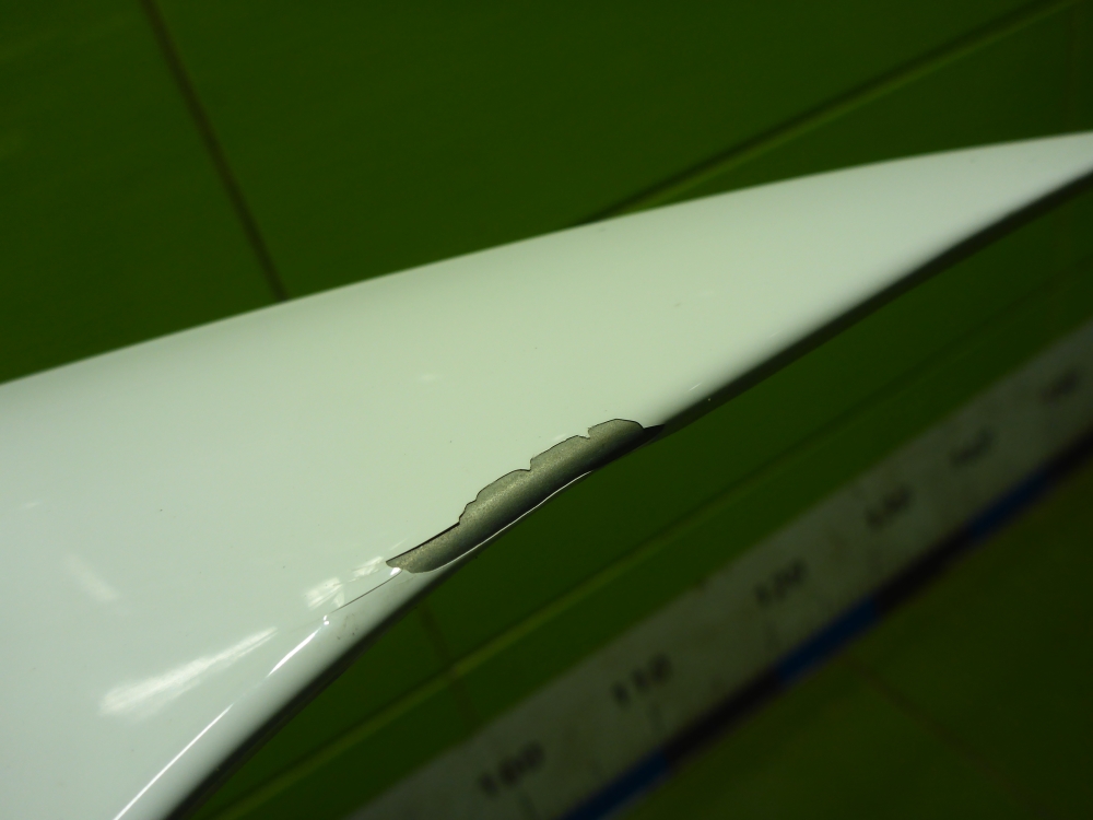 Крыло переднее правое