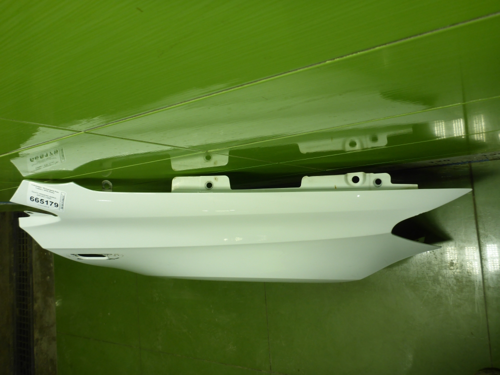 Крыло переднее правое