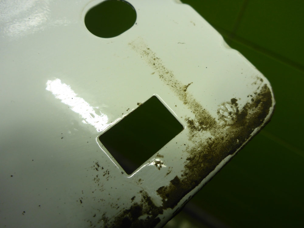 Крыло переднее правое