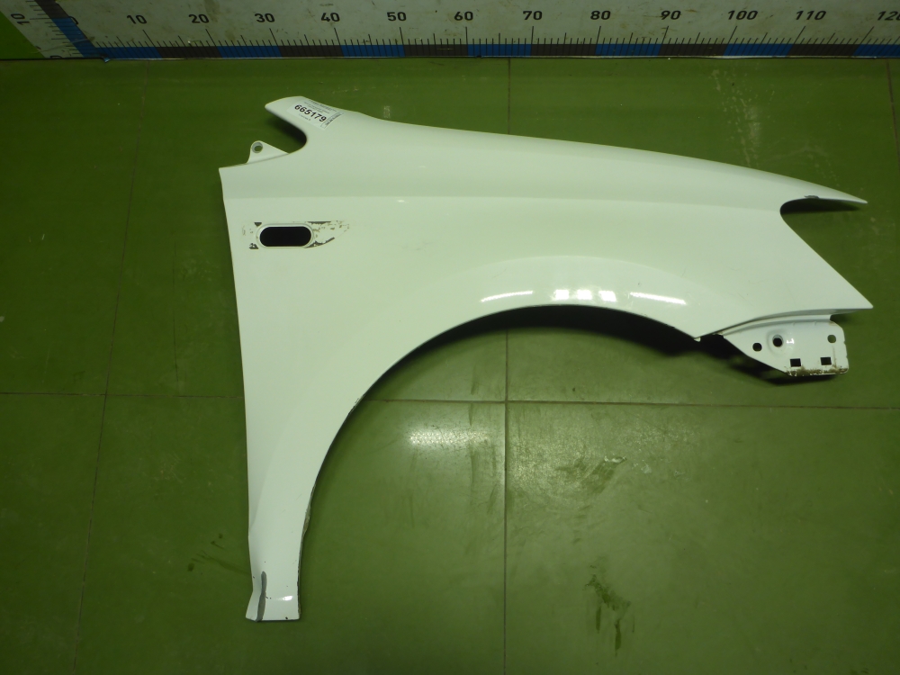 Крыло переднее правое