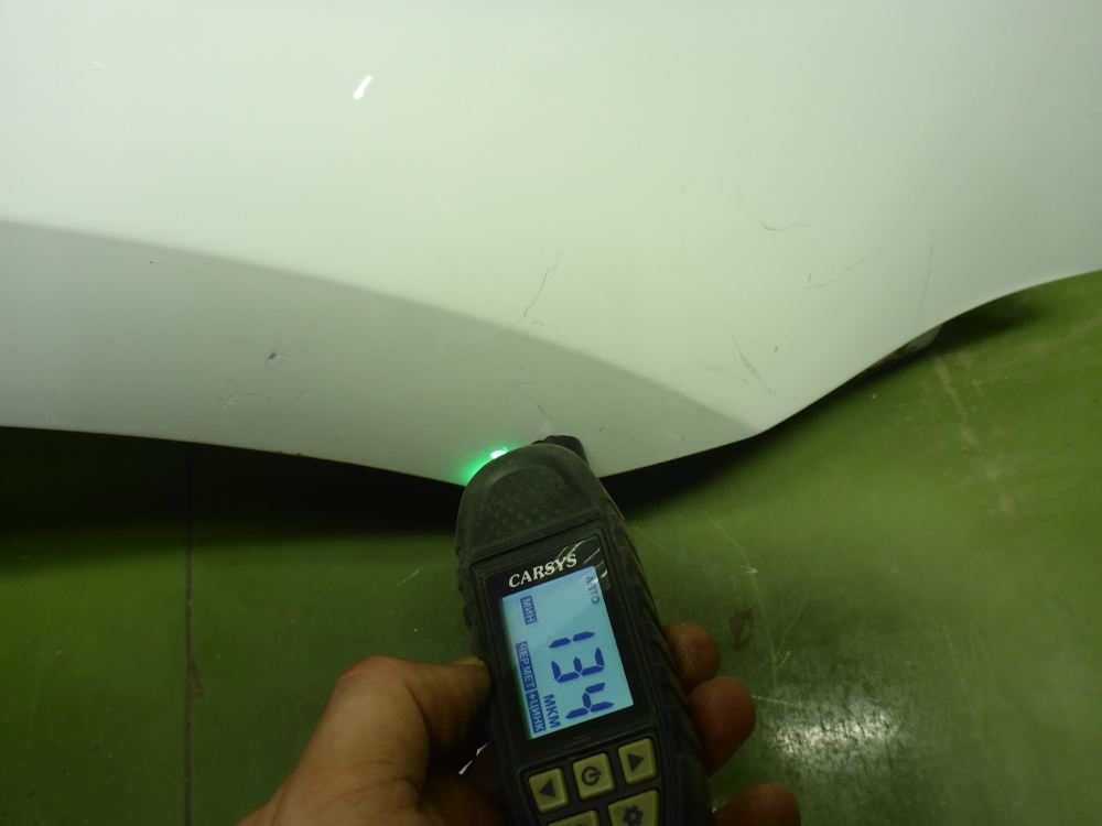 Крыло переднее правое