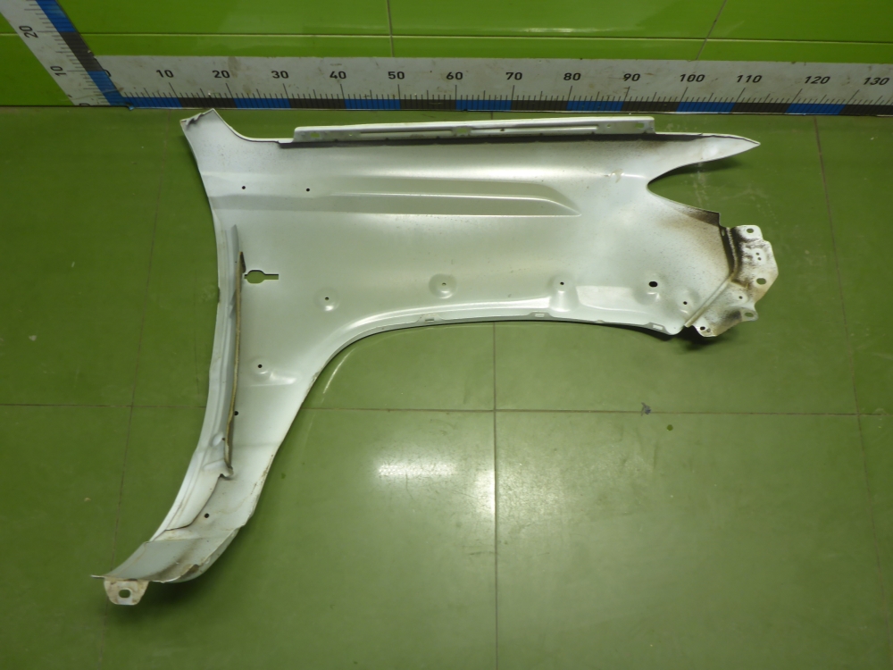 Крыло переднее левое