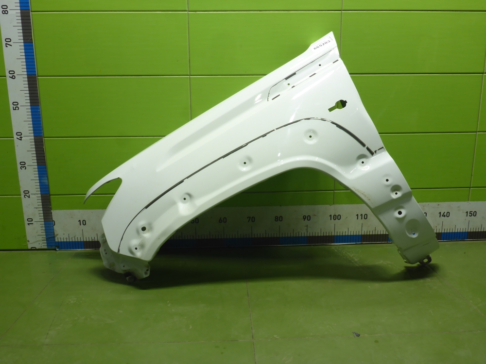 Крыло переднее левое