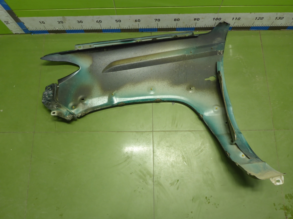 Крыло переднее правое