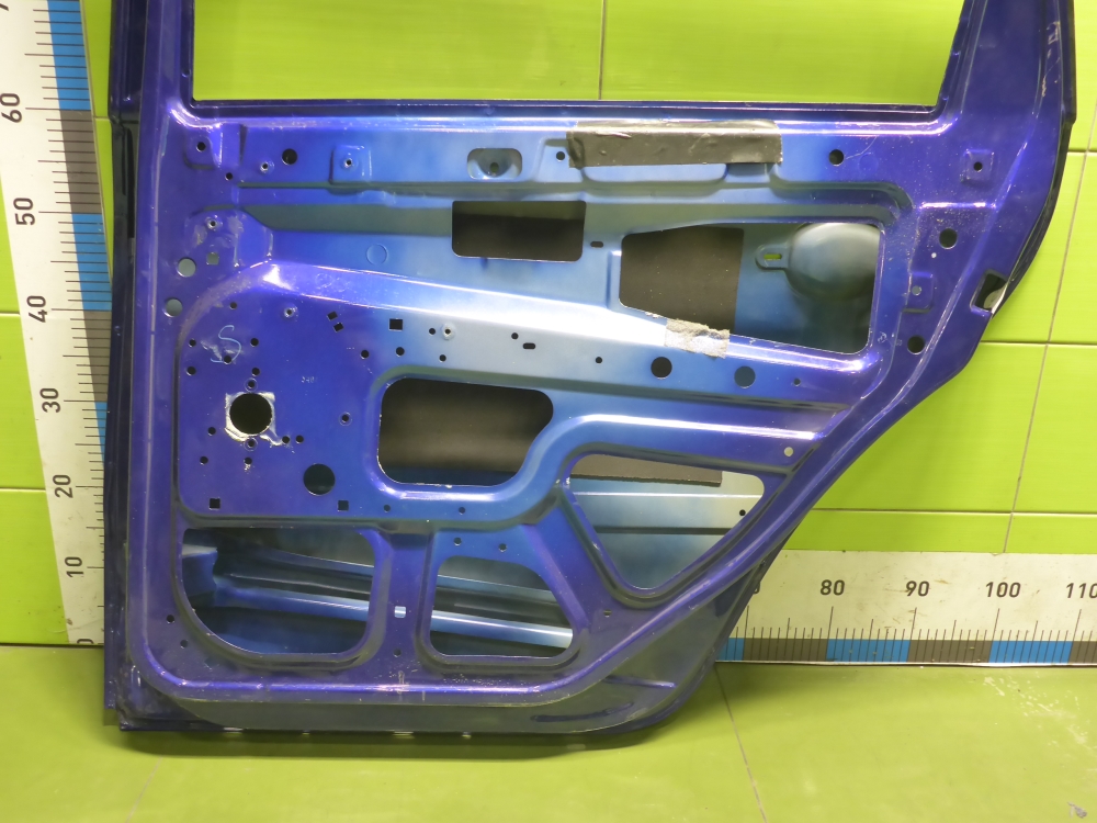 Дверь задняя правая