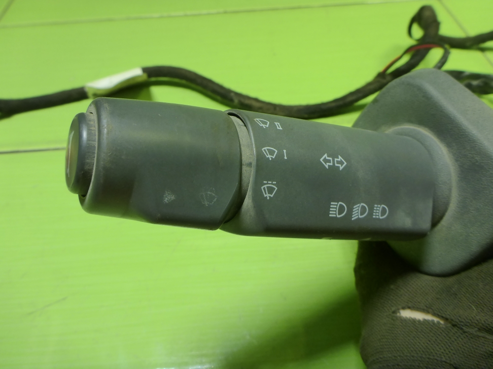 Переключатель поворотов подрулевой