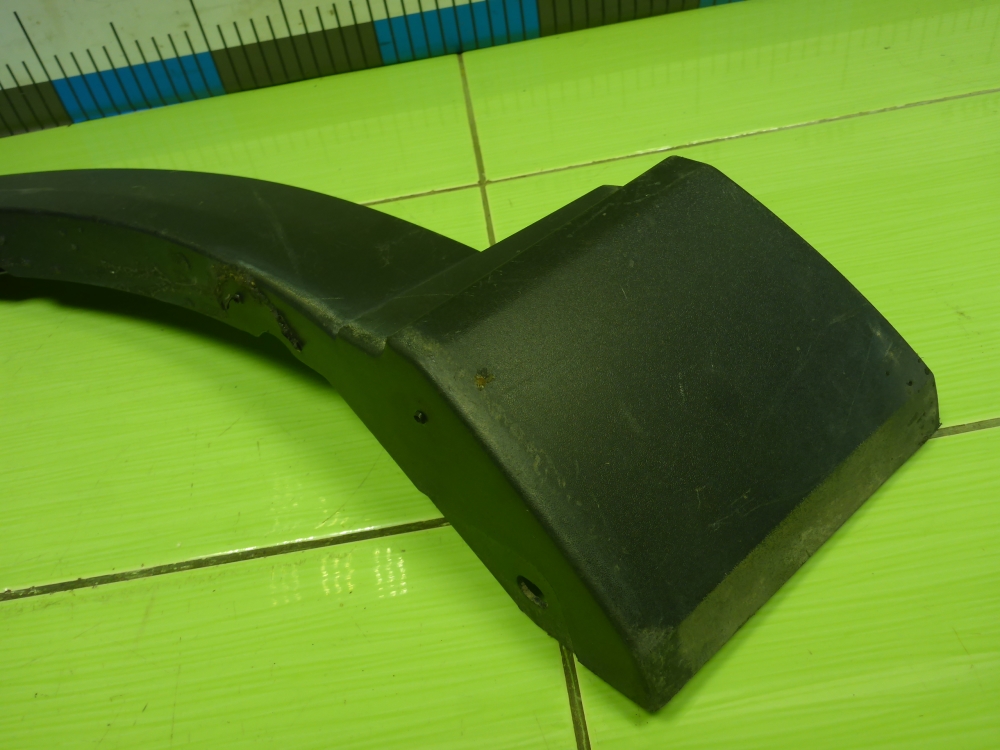 Накладка переднего крыла левого