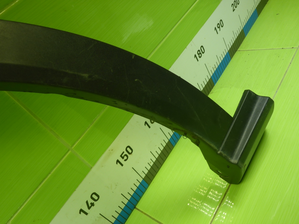 Накладка переднего крыла левого