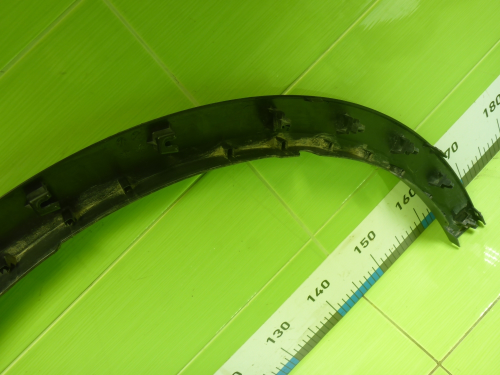 Накладка переднего крыла левого