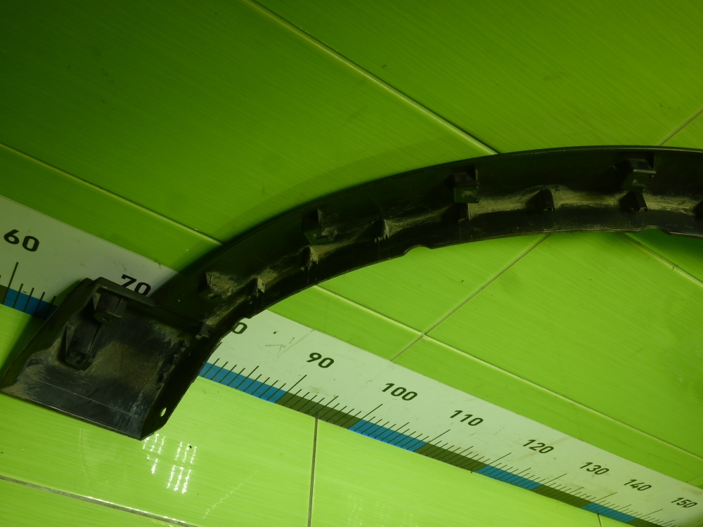 Накладка переднего крыла левого