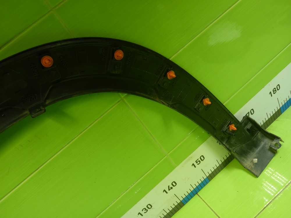 Накладка переднего крыла правого