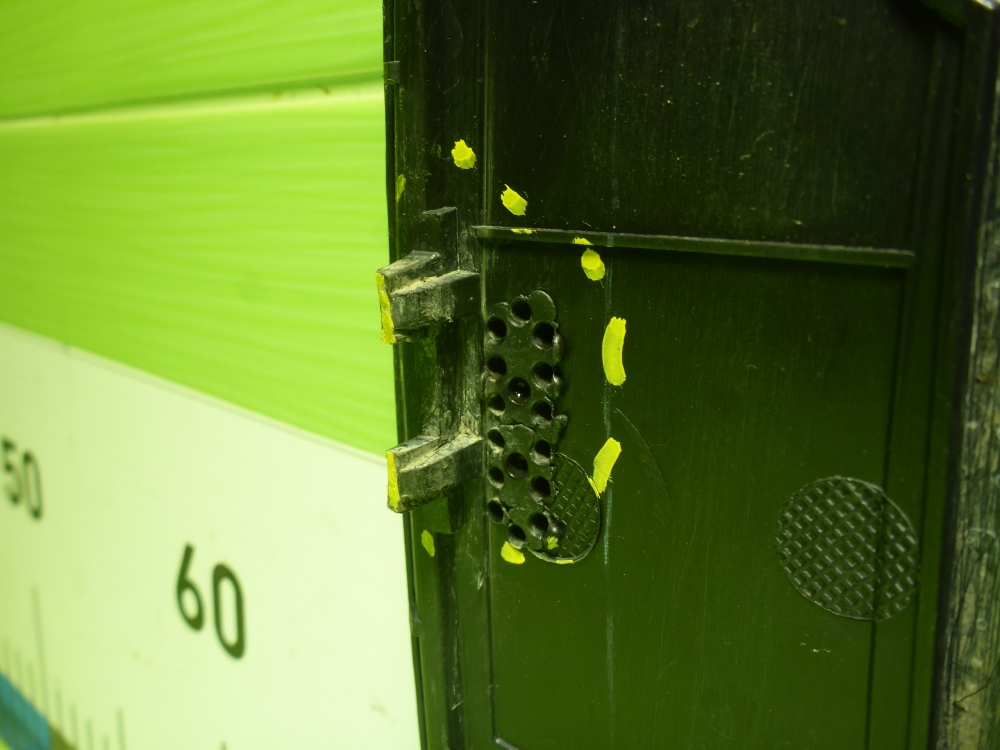 Накладка переднего крыла правого