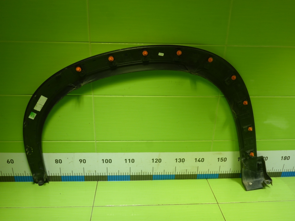 Накладка переднего крыла правого