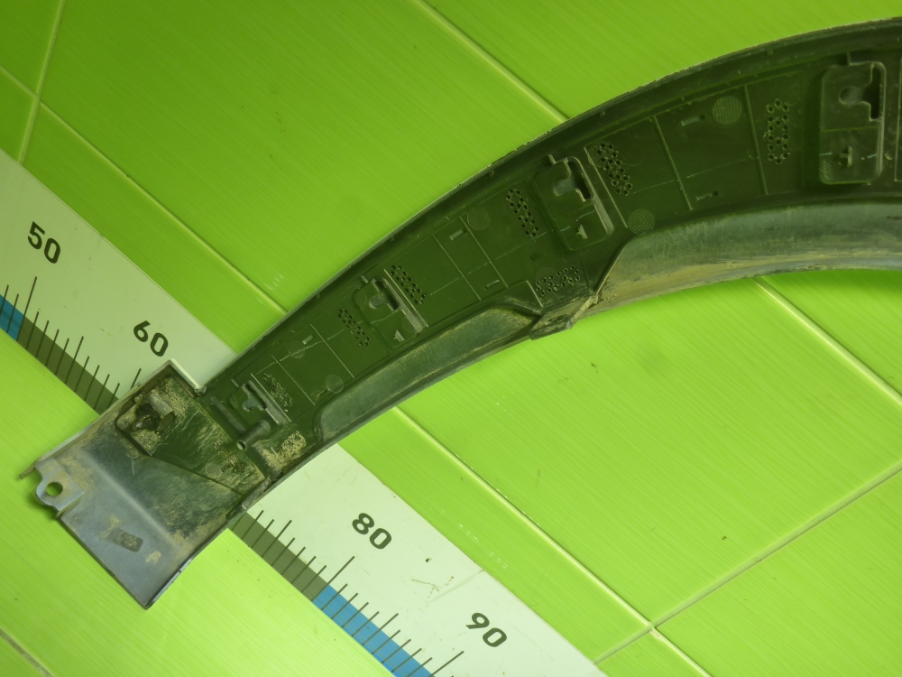 Накладка переднего крыла левого