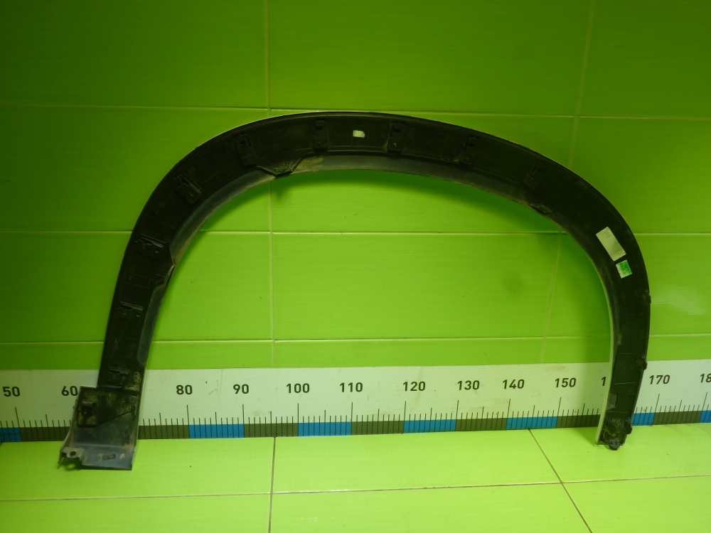 Накладка переднего крыла левого