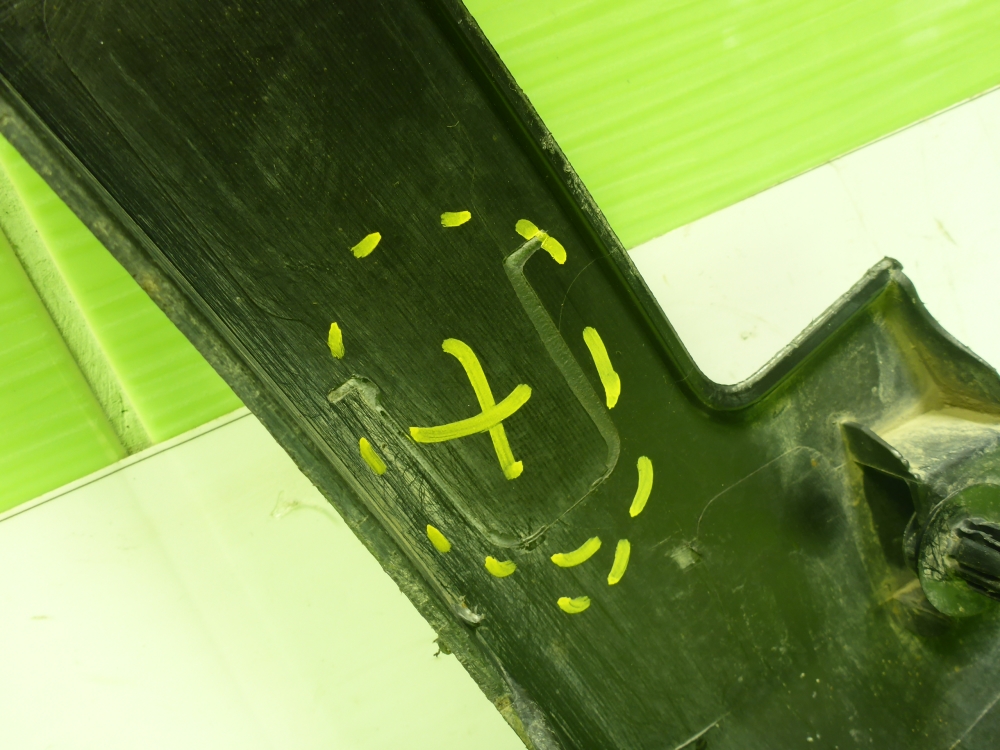 Накладка переднего крыла правого