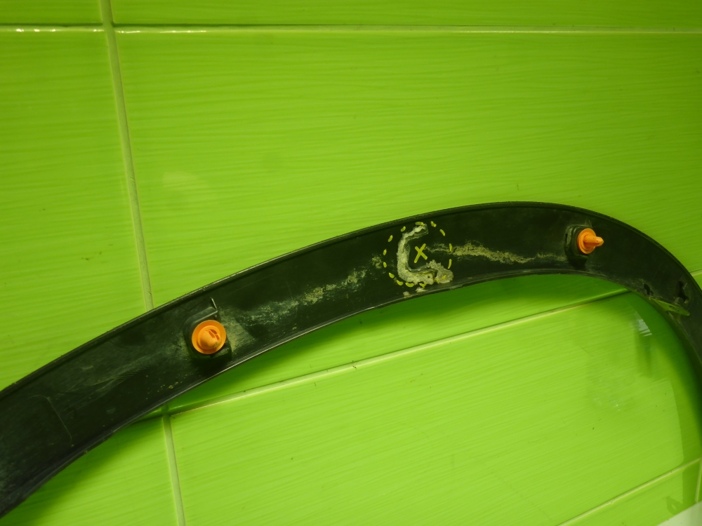 Накладка переднего крыла правого