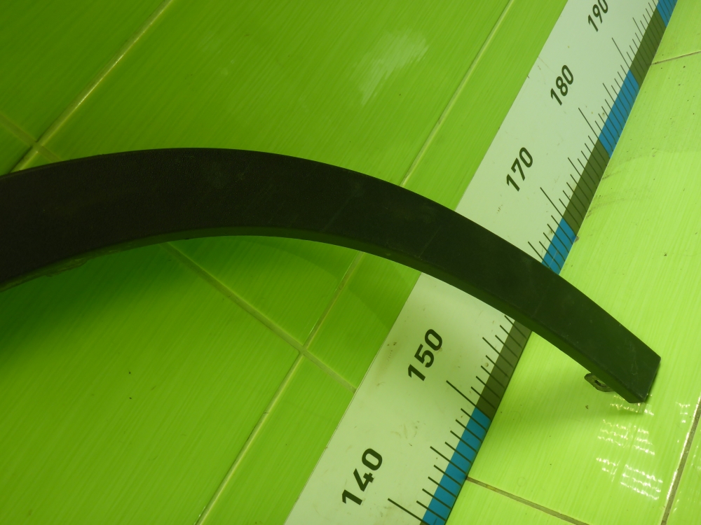 Накладка переднего крыла правого