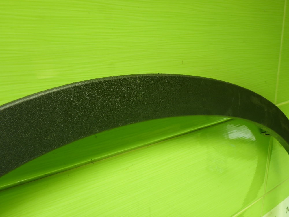 Накладка переднего крыла правого