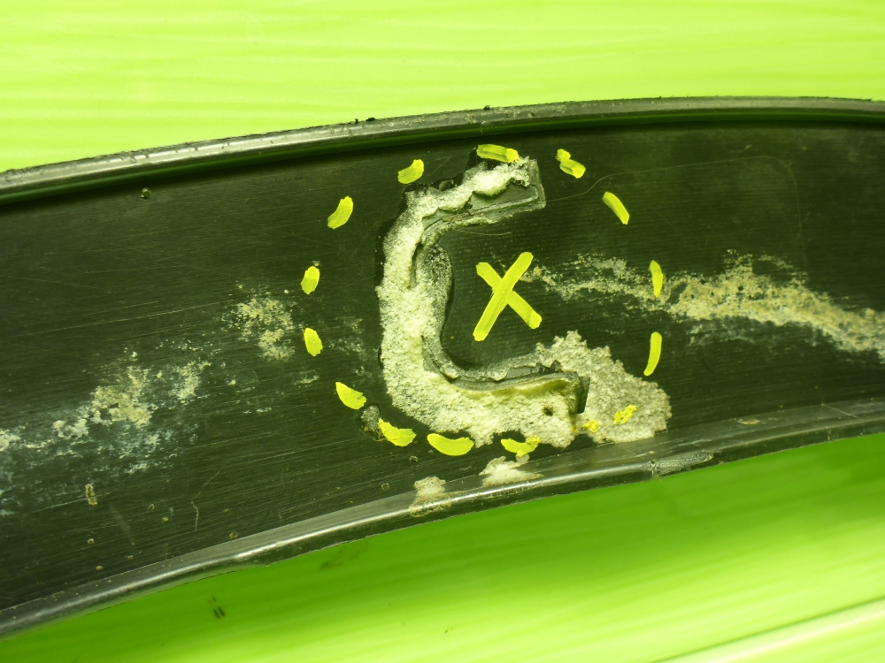 Накладка переднего крыла правого