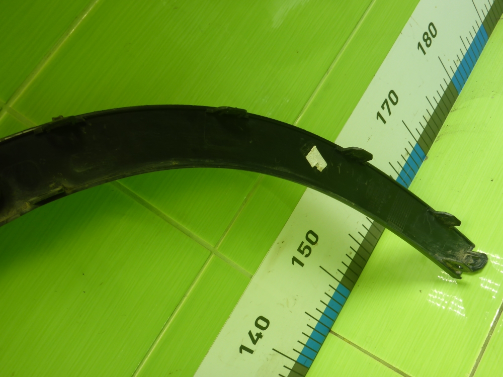 Накладка переднего крыла левого