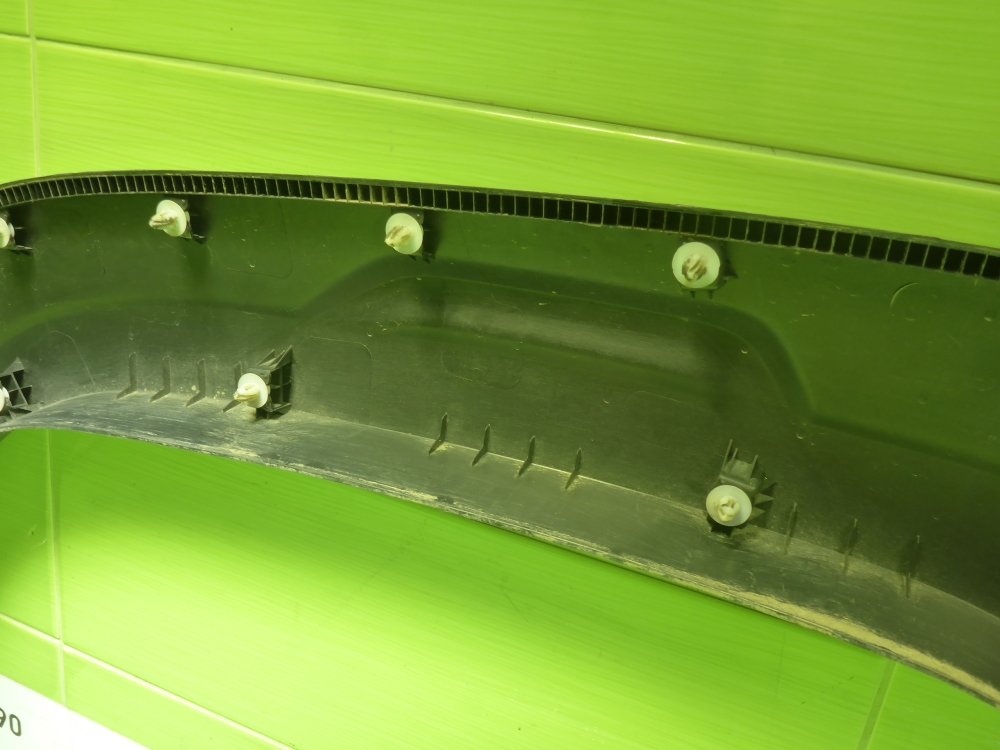 Накладка заднего крыла правого