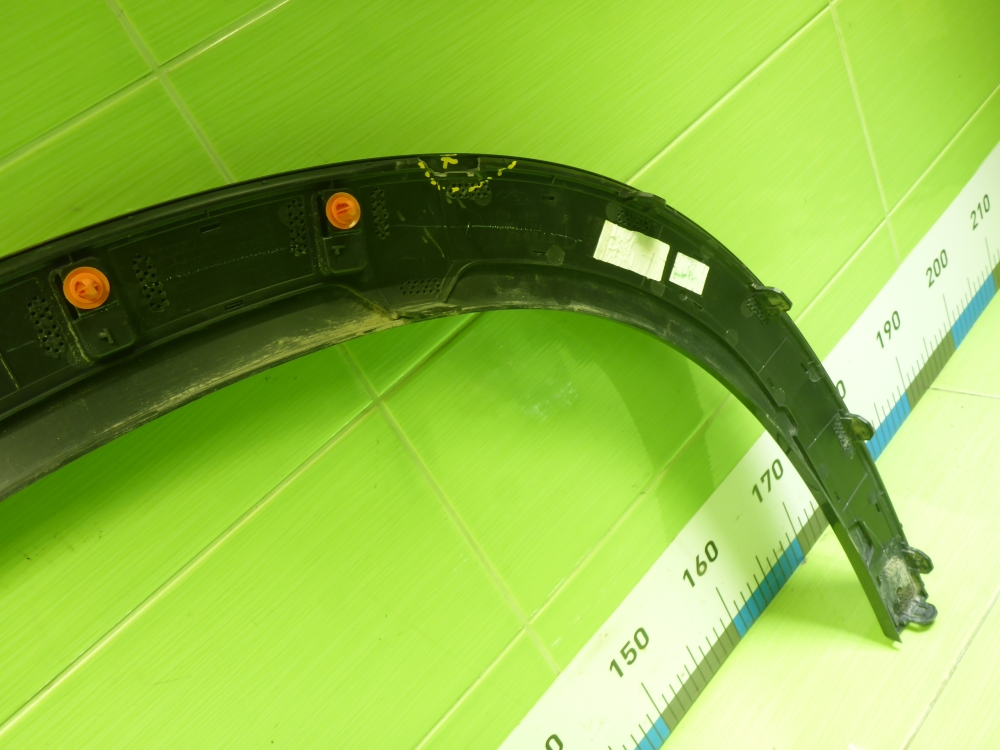 Накладка переднего крыла левого