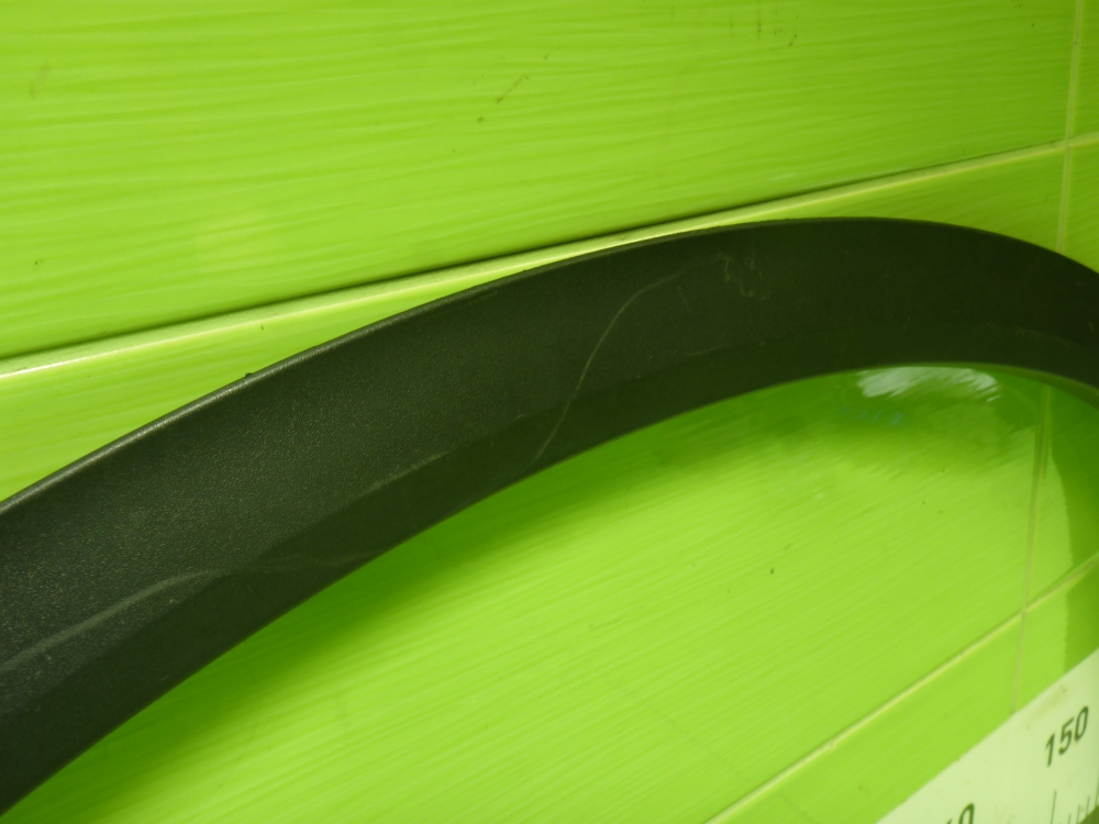 Накладка переднего крыла правого