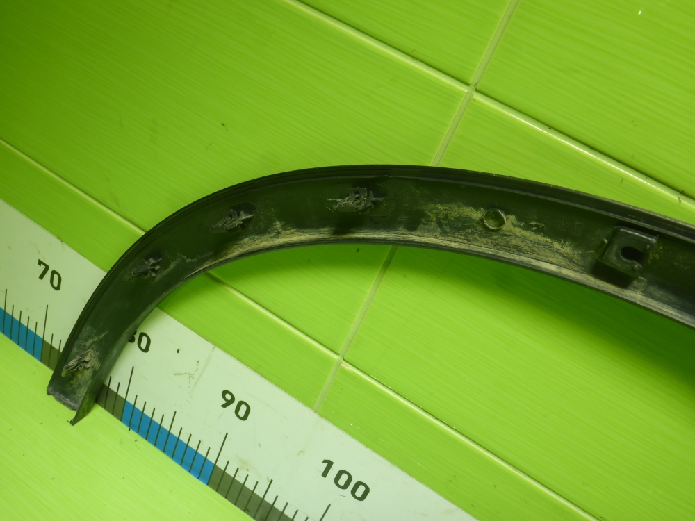 Накладка переднего крыла правого