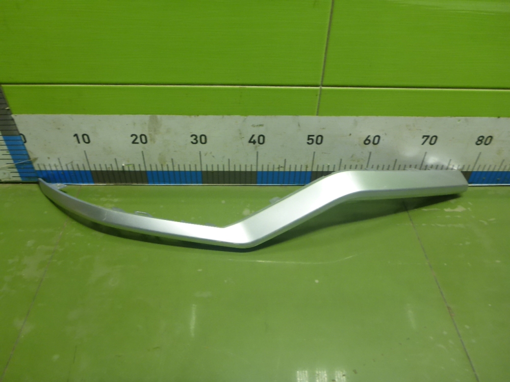 Накладка переднего бампера правая